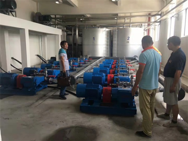 "自动化高压水设备革新行业应用，定制化解决方案助力油田与工业清洗效率提升"