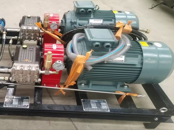 "高压水泵在工业领域的核心应用与选型指南：从性能到价格的完整解析"